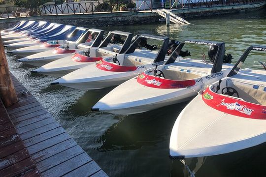 Live this extreme experience, Speedboat tour & snorkel included.