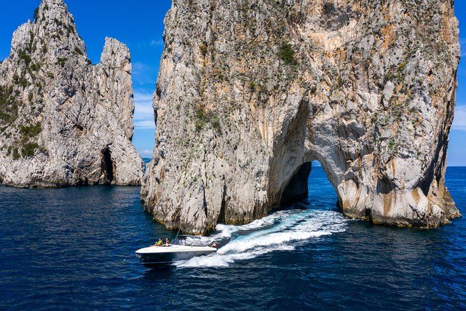 One Day Private Boat Tour of Capri