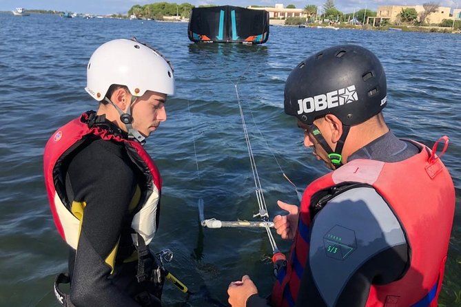 Semi-private kitesurfing course for beginners