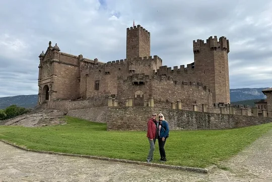 Private Pamplona & Javier Castle Tour with Gourmet Tolosa Lunch