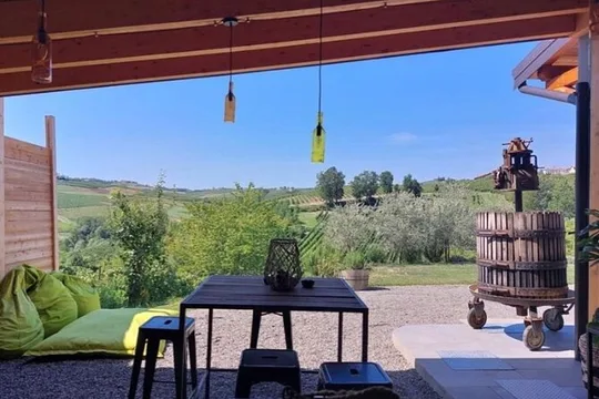 Panoramic wine tasting in Oltrepò Pavese