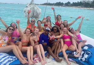 Catamaran Plus Tour to Isla Mujeres with National Open Bar from Cancun