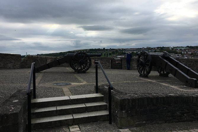 Derrie Danders: Highlights of the Walled City a Self-Guided Audio Tour