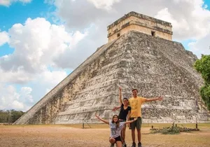 Chichen Itzá Full-Day Tour with Cenote Experience and Meals