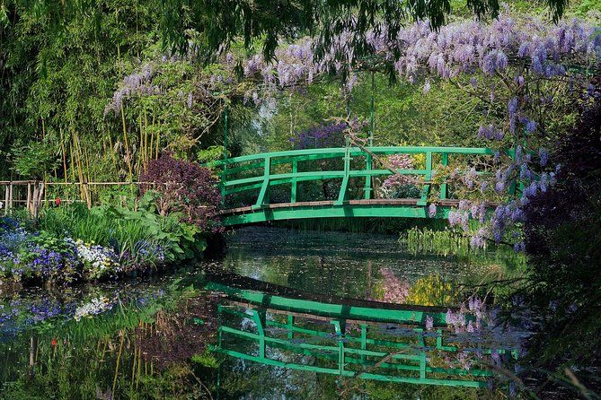 Giverny Private Trip with Monet's House, Gardens & Impressionism Museum