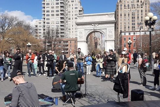 Greenwich Village Music, Hidden Courtyards, Food, & Culture Tour