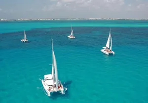 Catamaran to Mujeres Island with Open Bar on Board from Cancun