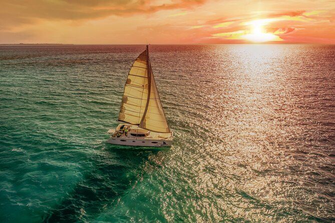 Isla Mujeres Catamaran Tour, discover the amazing Caribbean Sea