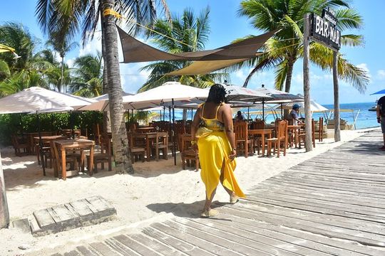 Catamaran Experience from Cancun! Comfortable Beach Club & Drinks