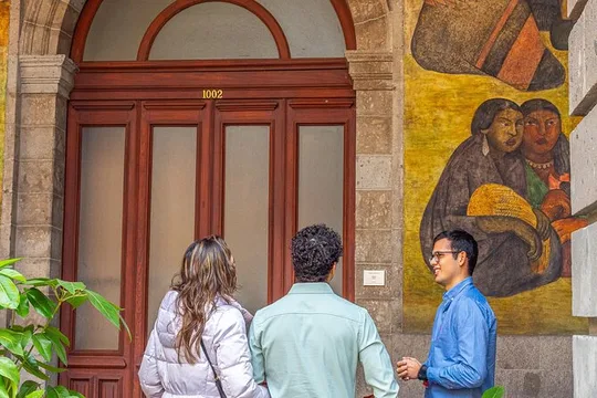 2 Hours of Mexican Muralism with an Art Lover