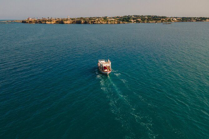 4-Hour Private Boat Tour of Ortigia Island with Lunch