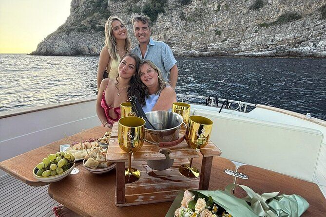 Sorrento Sunset Tour in Luxury Yatch