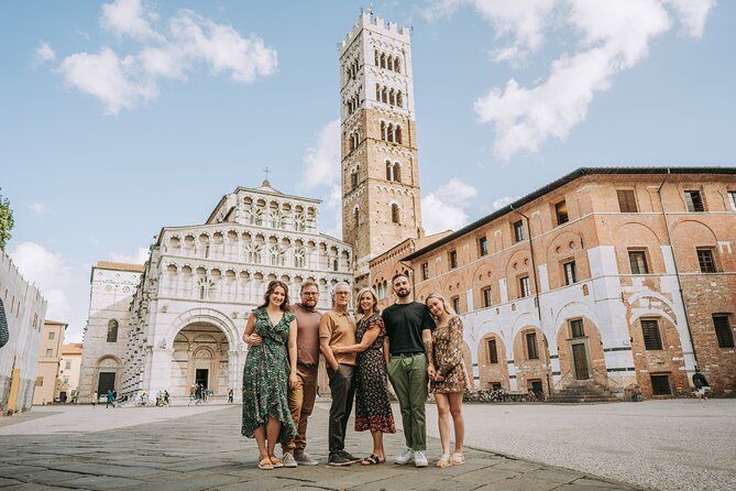 Private Photo Session with a Local Photographer in Lucca