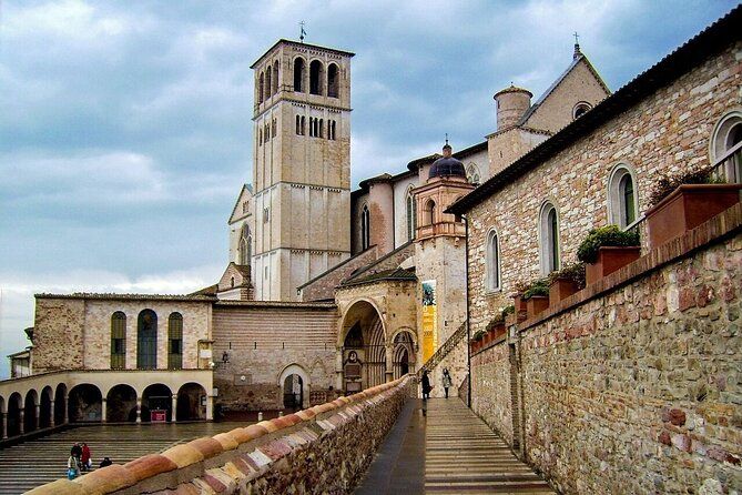 Full Day Private Guided Tour to Assisi and Cortona from Florence