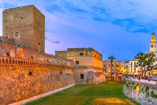 2-Hour Guided Walking Tour of Bari with Street Food