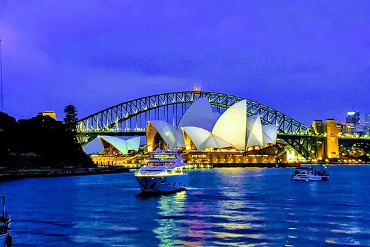 Sydney Unleashed with Bondi Beach 4‑Hour Private Afternoon Tour