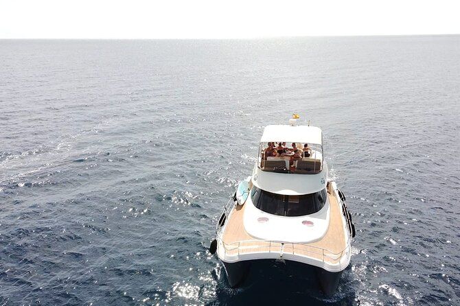 Puerto del Carmen: Catamaran Trip with Water Sports