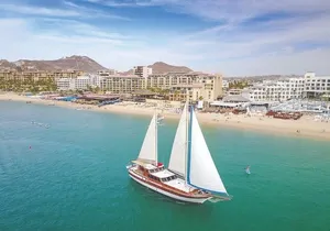 Luxury Yacht Snorkeling & Lunch Cruise from Cabo San Lucas