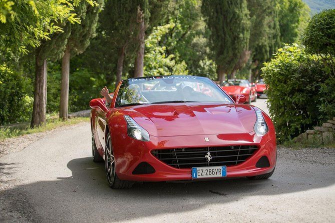 Brunello/Montalcino-Tour in Ferrari