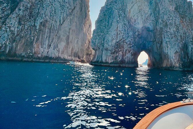 7 Hours Private Boat Experience on Capri from Positano
