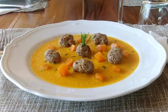 Lunch or dinner and cooking demo at a local home in Vico Equense