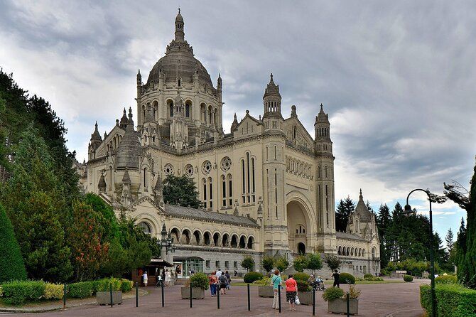 Livarot & Lisieux Private Food Tour from Le Havre or Honfleur