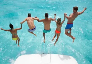 8-Hour Private 50' Azimut 2-Stop Tour to Cozumel Beach w/Food, Drinks & Snorkel