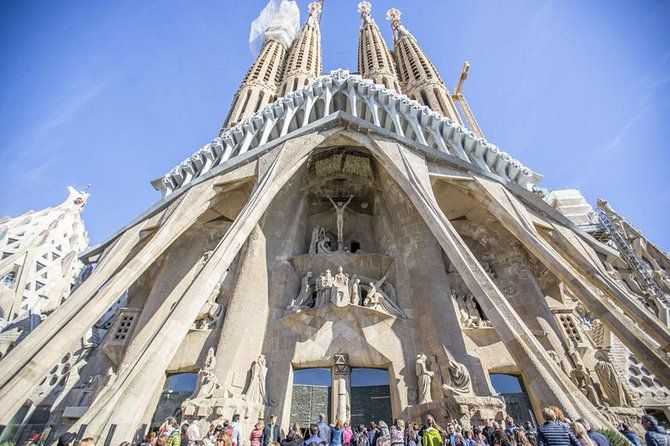 Gaudí Essential Sagrada Familia Guided Tour