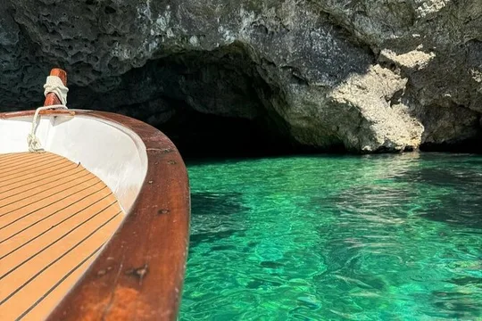 3. Live Taormina from the sea: Isola Bella, swimming and aperitif