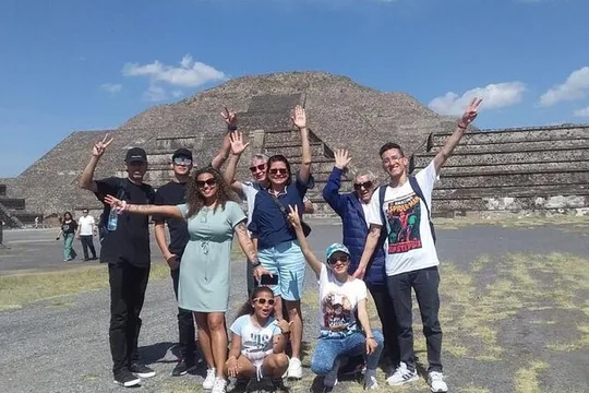 Teotihuacan, Tlatelolco & Guadalupe Basilica + Mezcal Tasting