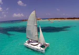 Snorkel and catamaran to Isla Mujeres