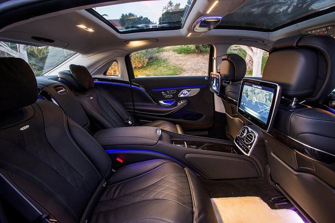 Full day luxury car with driver at disposal in Lyon