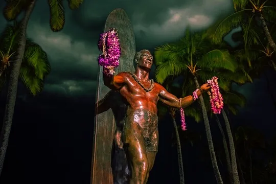 Waikiki Ghost Tour: Torches & Terrors