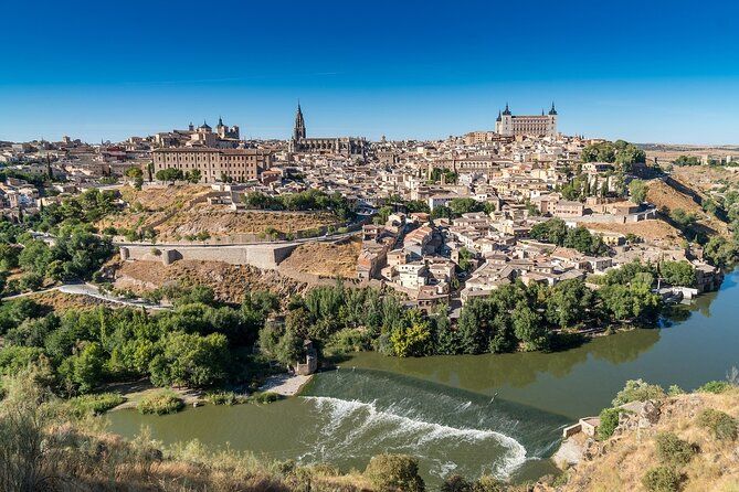 Private Day Tour to Discover Toledo and Segovia