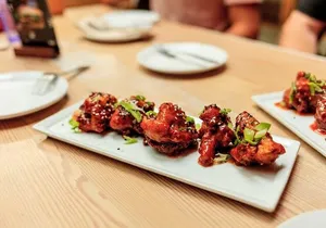 Vancouver Food Tour with 6 Tastings of Sushi, Chocolate, and more