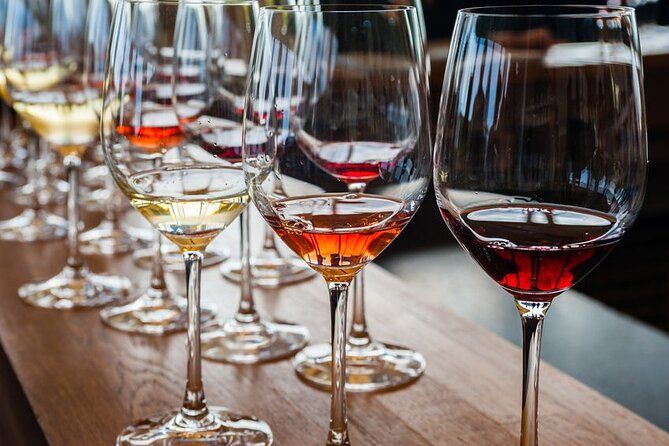 8 Hour Ontario Wine Tour with Cheese and Charcuterie