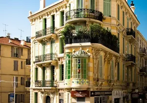 Architectural Cannes: Private Tour with a Local Expert