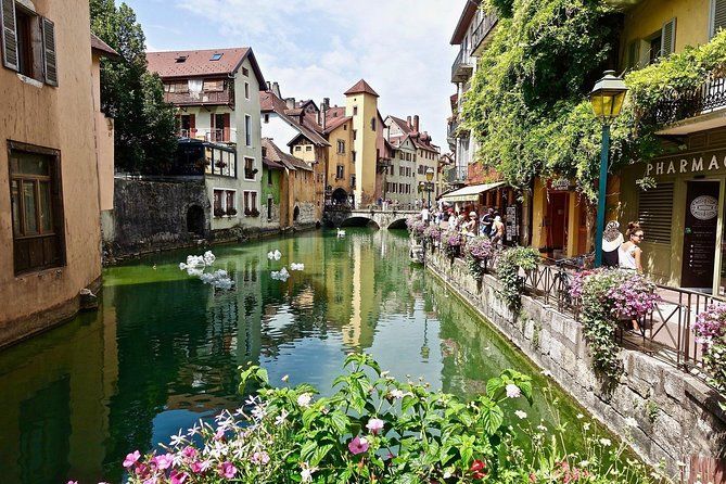 ANNECY | Private Walking Tour of Annecy's Historical Center