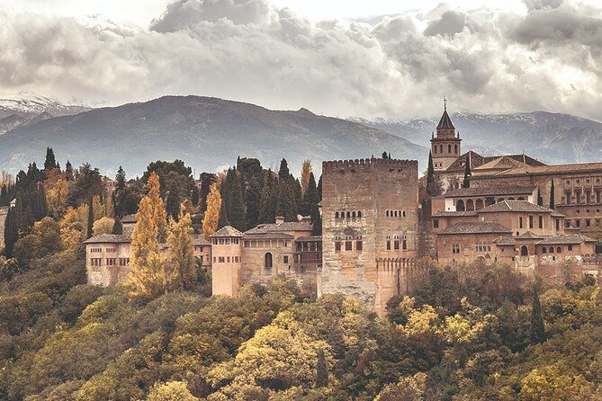 Full-Day Private Guided Tour in Alhambra from Costa del Sol