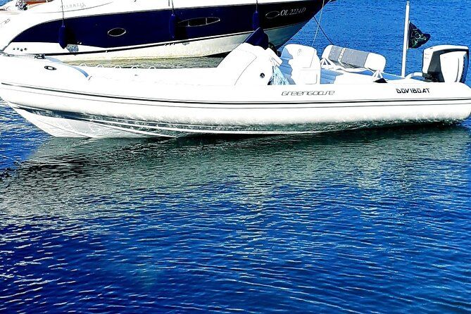 Panoramic Private Tour in Dinghy 8 m from Naples to Capri