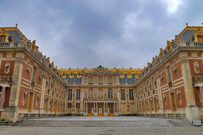 Excursion to Versailles by train with entrance to the Palace and Gardens