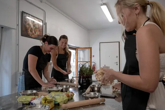 Dinner Deluxe Cooking Class in Florence