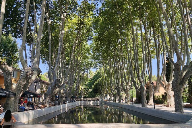 Secret Luberon Private Full Day Tour from Aix