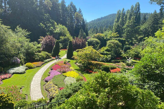 Private Tour of Gorgeous Victoria and to Butchart Gardens! (4 hr)