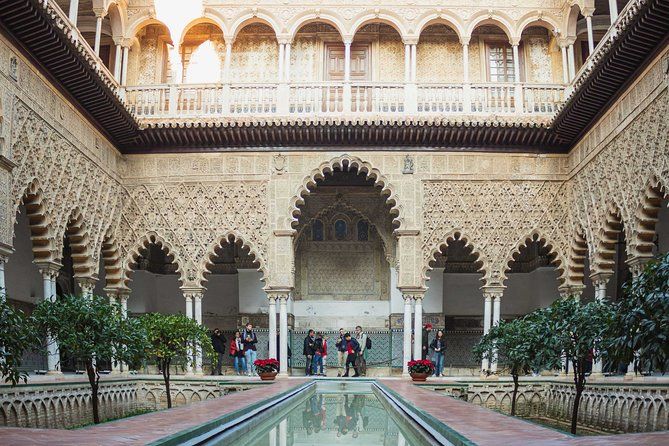 Private Alcazar, Giralda and Cathedral of Seville Tour