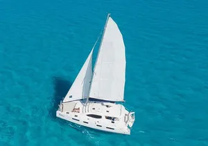 Luxury sailboat in Isla Mujeres