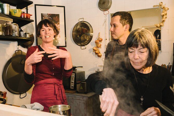 Private Cava Sabrage and Paella Class in Barcelona
