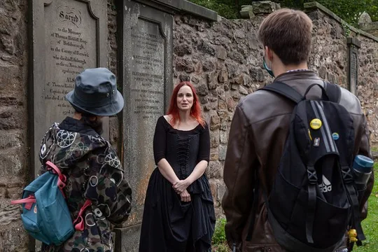 Haunted Vaults and Graveyard Walking Tour in Edinburgh