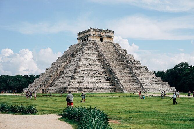 Chichen Itza, 2 Cenotes swimming & Lunch included