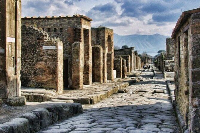Discover Pompeii: Private Tour from Rome with Lunch